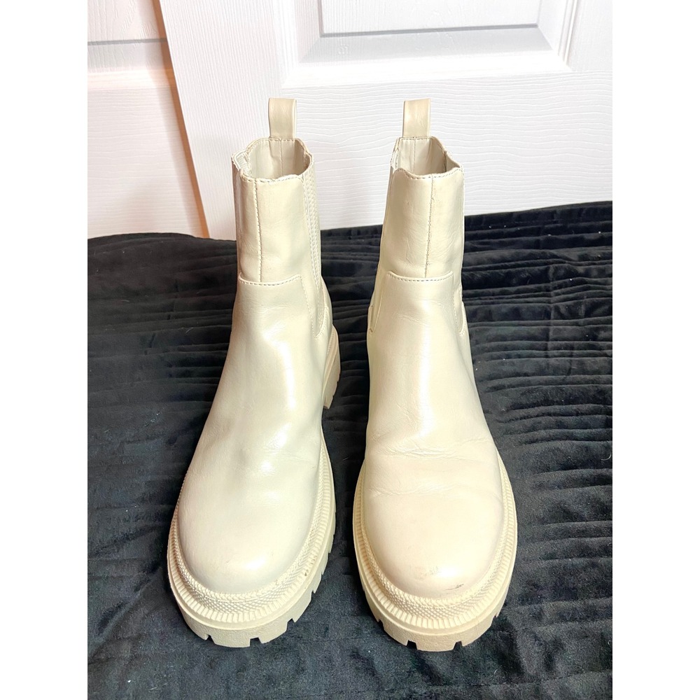Abercrombie & Fitch Womens Cream Chunky Lug Sole Chelsea Boots Size 8